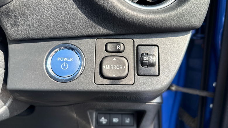 Toyota Yaris 1.5 Hybrid Y20 5dr CVT [Bi-tone] Hybrid Hatchback